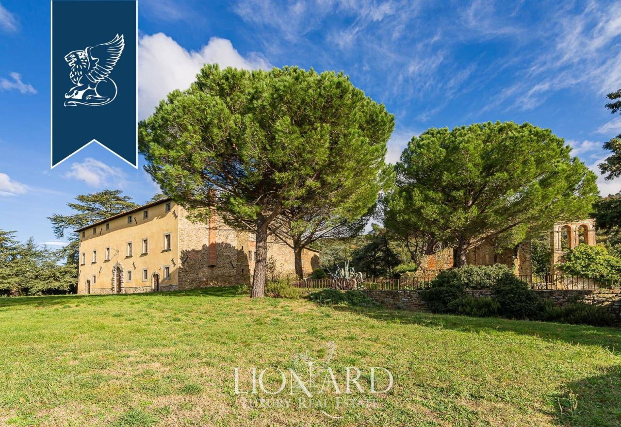 Замок в Ареццо, Италия, 3 000 м² - фото 9