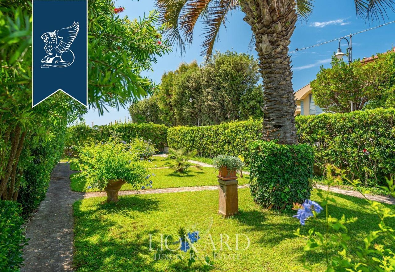 Вилла в Пьетрасанте, Италия, 380 м² - фото 9