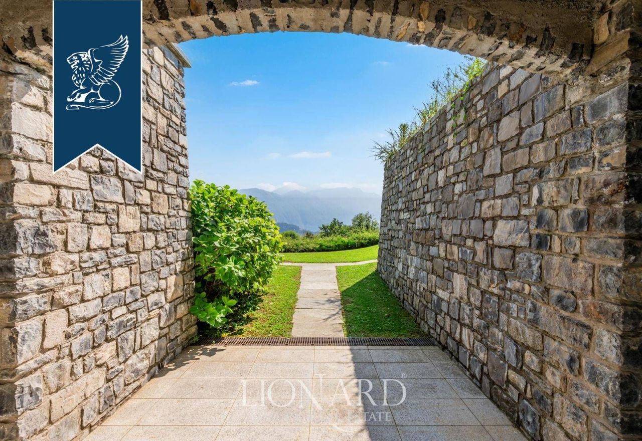 Вилла в Грианте, Италия, 300 м² - фото 9