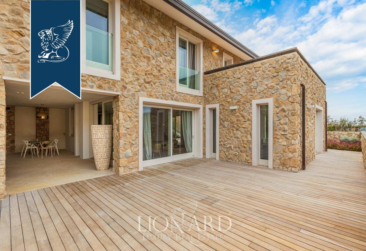 Вилла в Кастильоне-делла-Пеская, Италия, 380 м² - фото 9