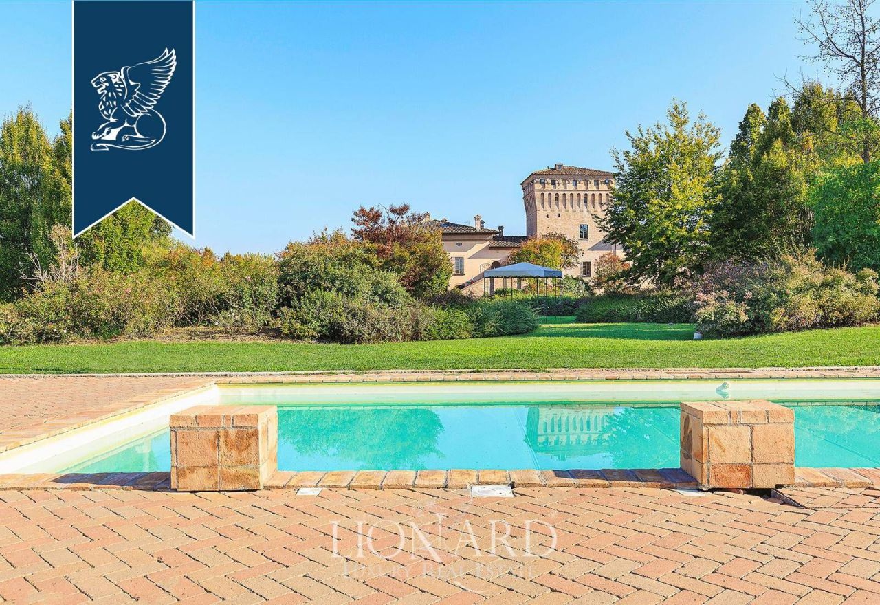 Замок в Пьяченце, Италия, 3 700 м² - фото 9