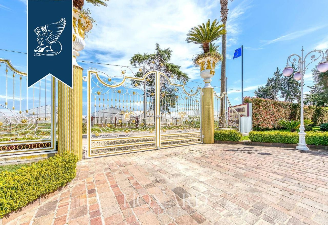 Отель, гостиница в Салерно, Италия, 1 300 м² - фото 9