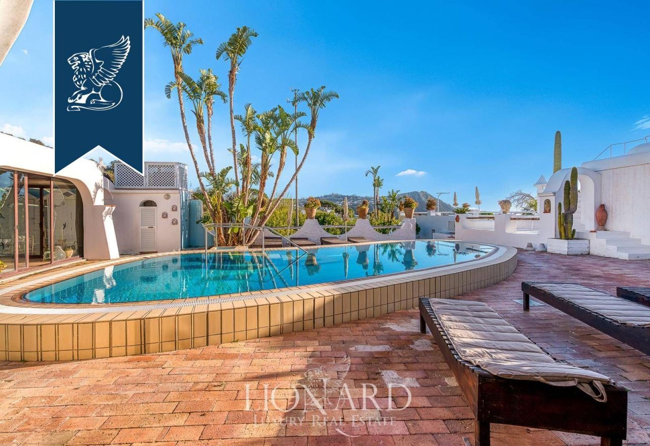 Вилла в Неаполе, Италия, 2 450 м² - фото 9