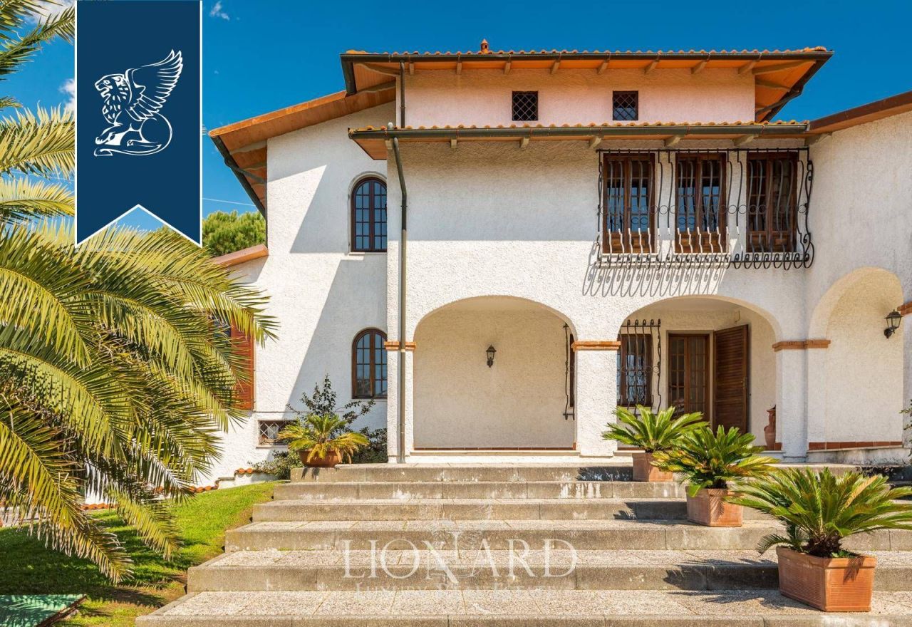 Вилла в Пьетрасанте, Италия, 420 м² - фото 9