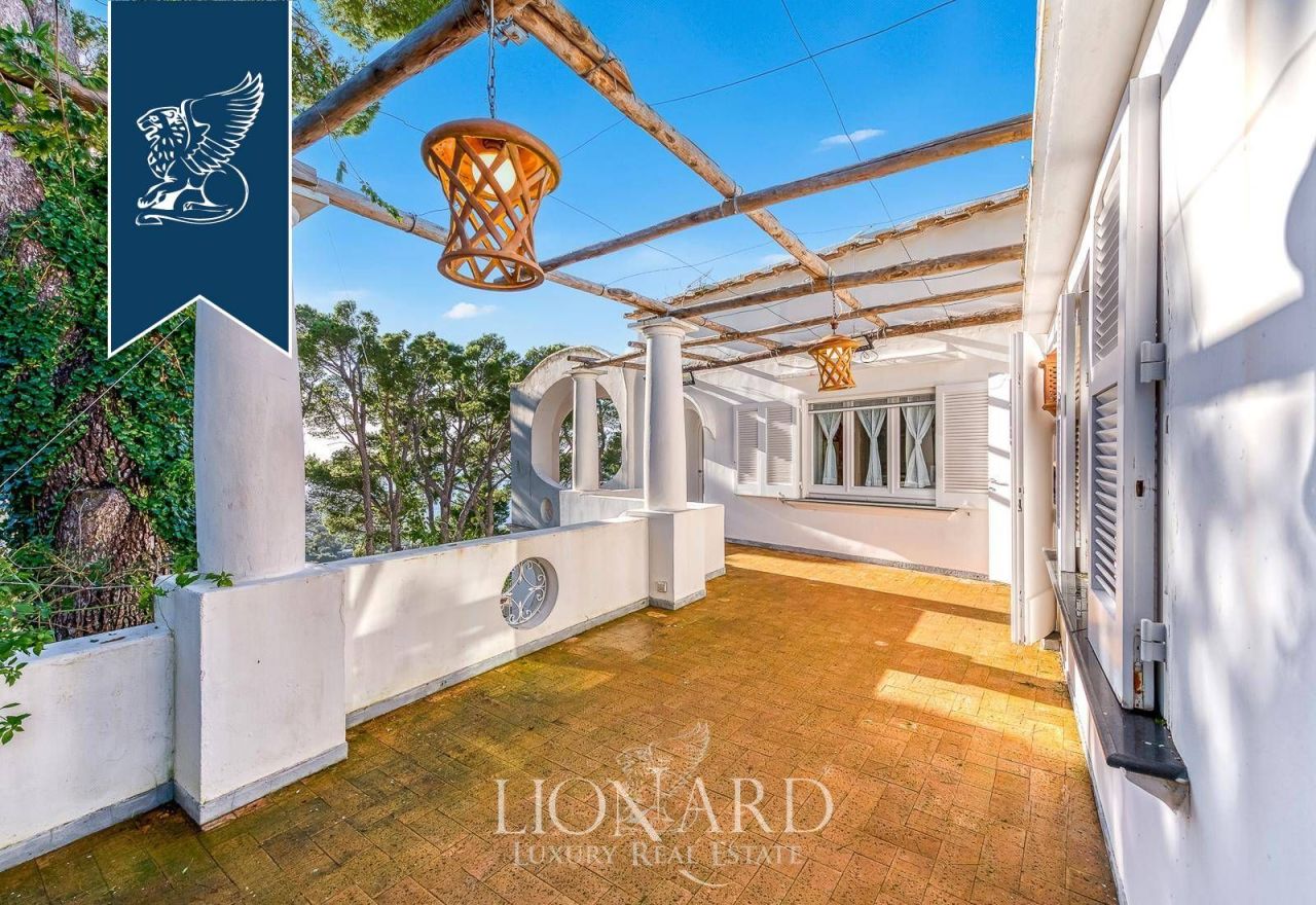 Вилла в Неаполе, Италия, 430 м² - фото 9