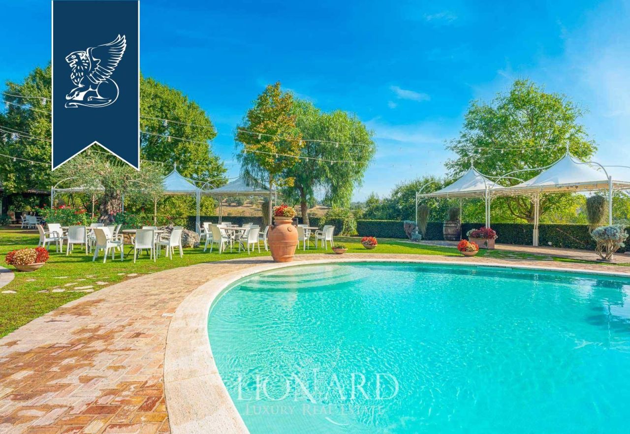 Вилла в Риме, Италия, 1 100 м² - фото 9