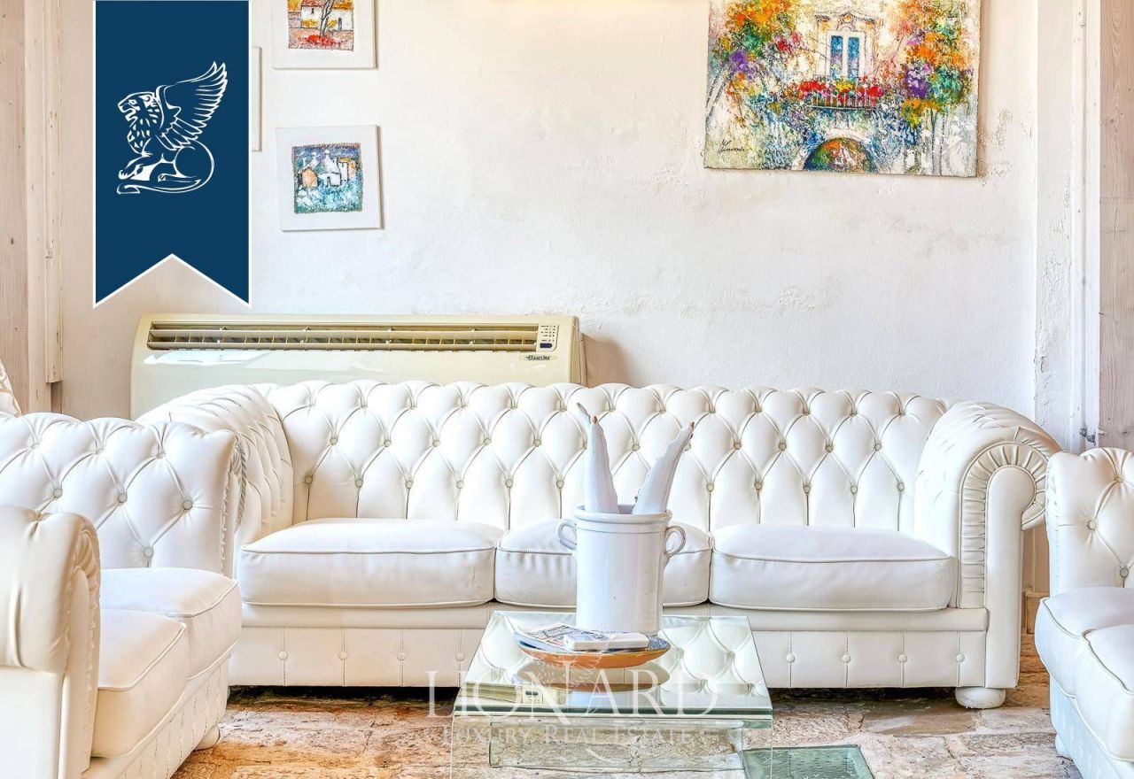 Вилла в Монополи, Италия, 4 900 м² - фото 8