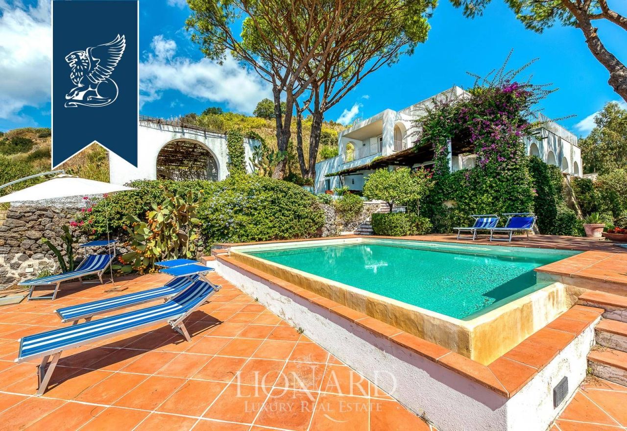 Вилла в Неаполе, Италия, 250 м² - фото 8