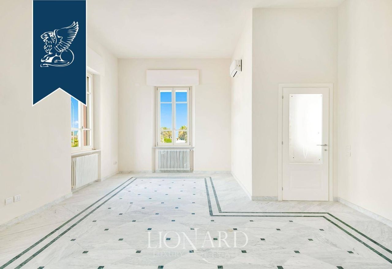 Вилла в Форте деи Марми, Италия, 950 м² - фото 8