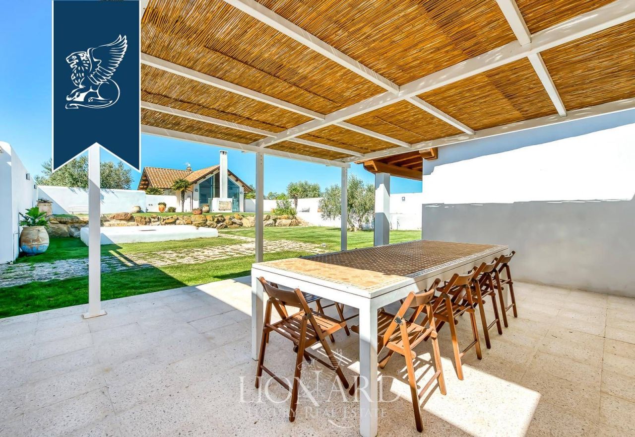 Вилла в Монтальто-ди-Кастро, Италия, 300 м² - фото 8