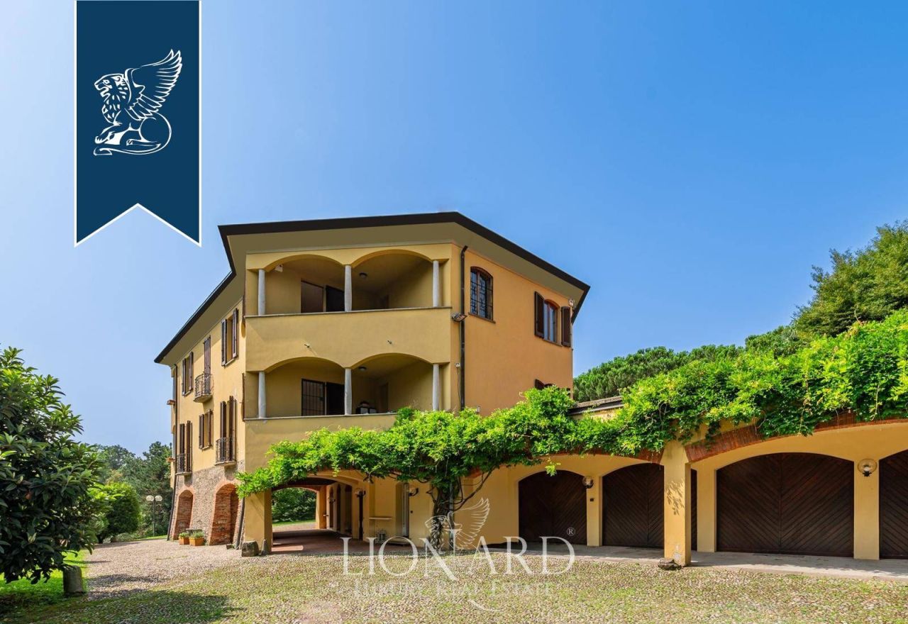 Вилла в Карате-Брианце, Италия, 850 м² - фото 8