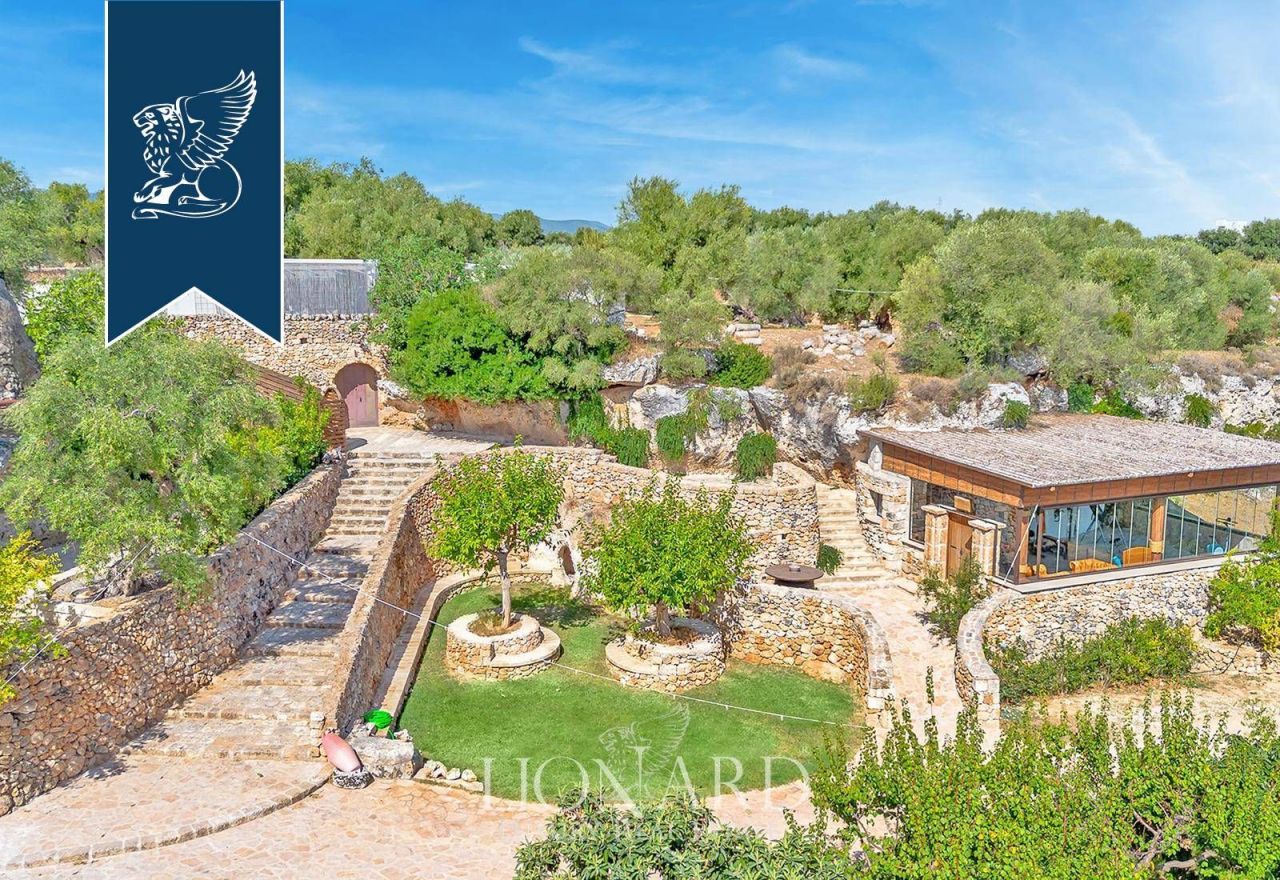 Ферма в Фазано, Италия, 1 500 м² - фото 8