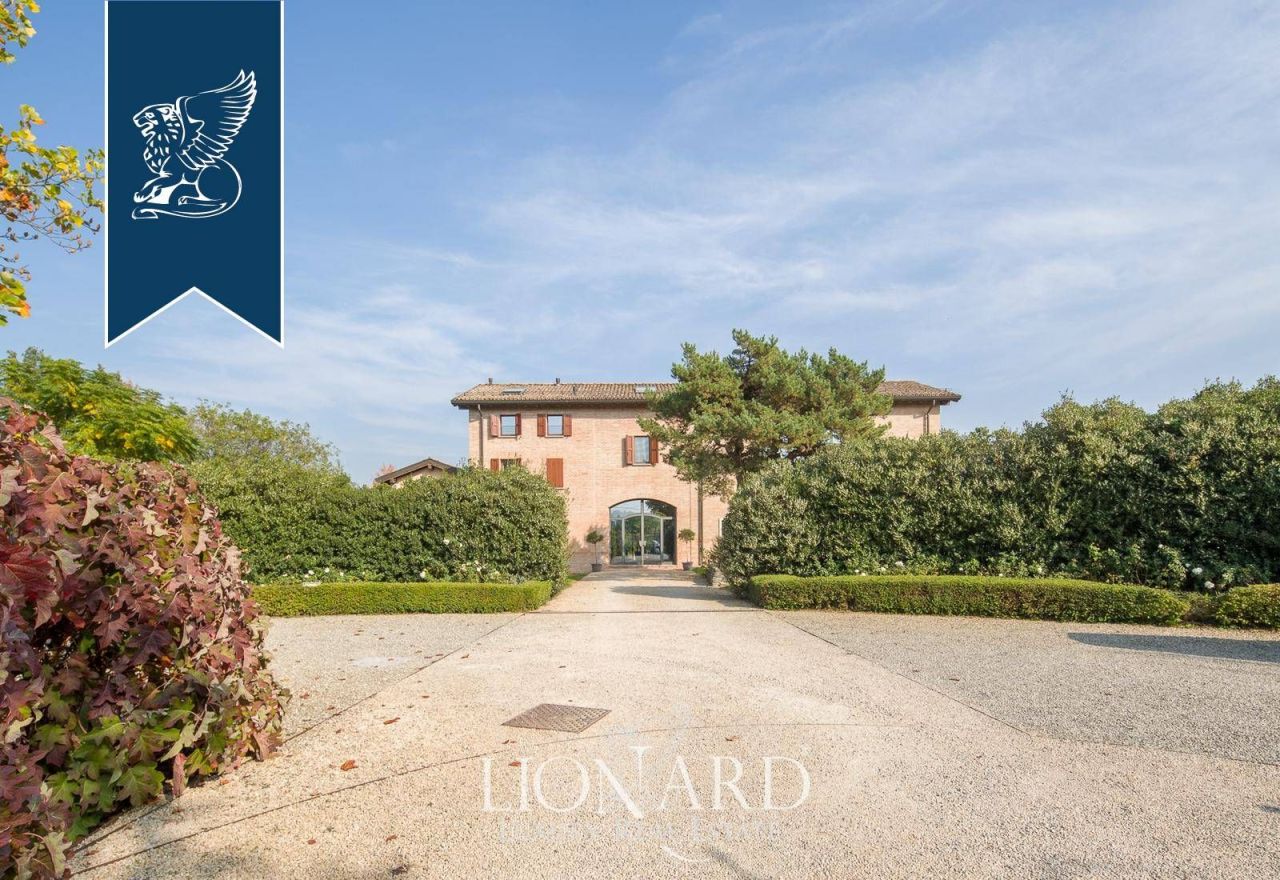 Вилла в Реджо-Эмилии, Италия, 800 м² - фото 8