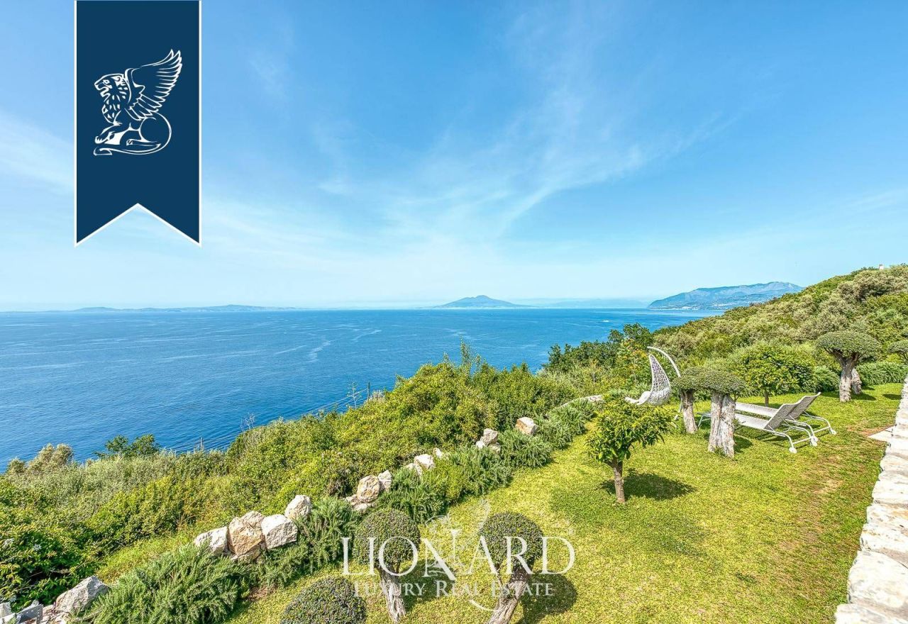 Вилла в Неаполе, Италия, 360 м² - фото 8