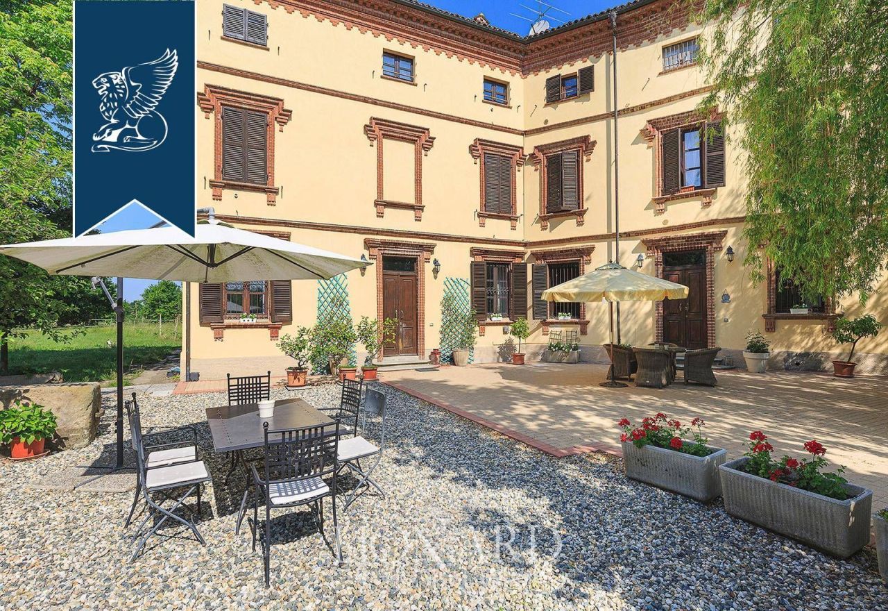 Замок в Алессандрии, Италия, 1 000 м² - фото 8