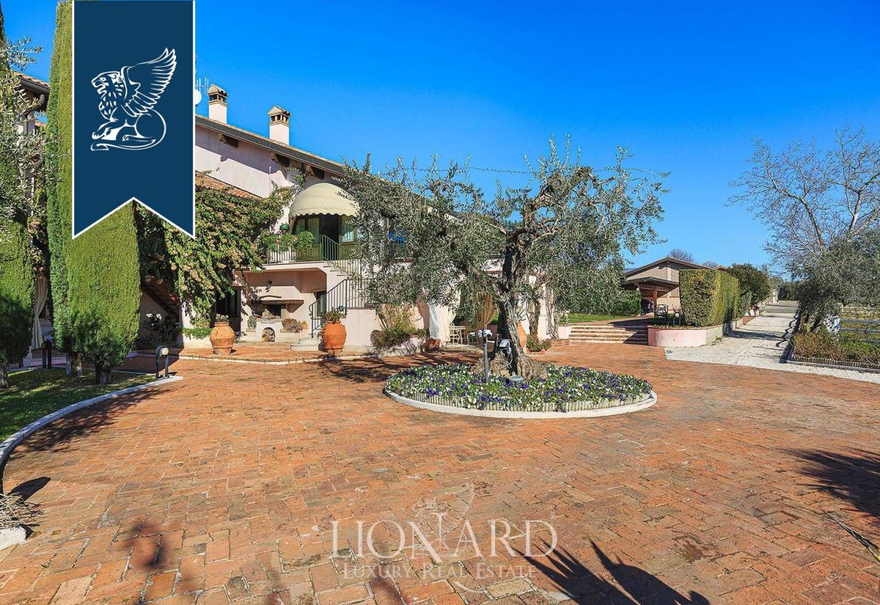 Вилла в Сан-Феличе-дель-Бенако, Италия, 635 м² - фото 8