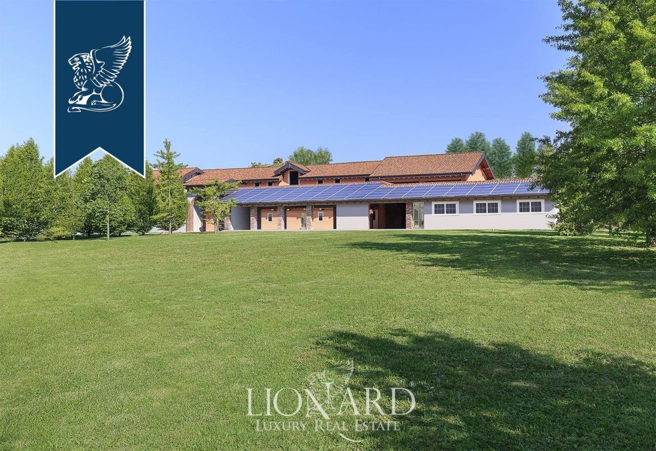 Вилла в Новаре, Италия, 2 100 м² - фото 8