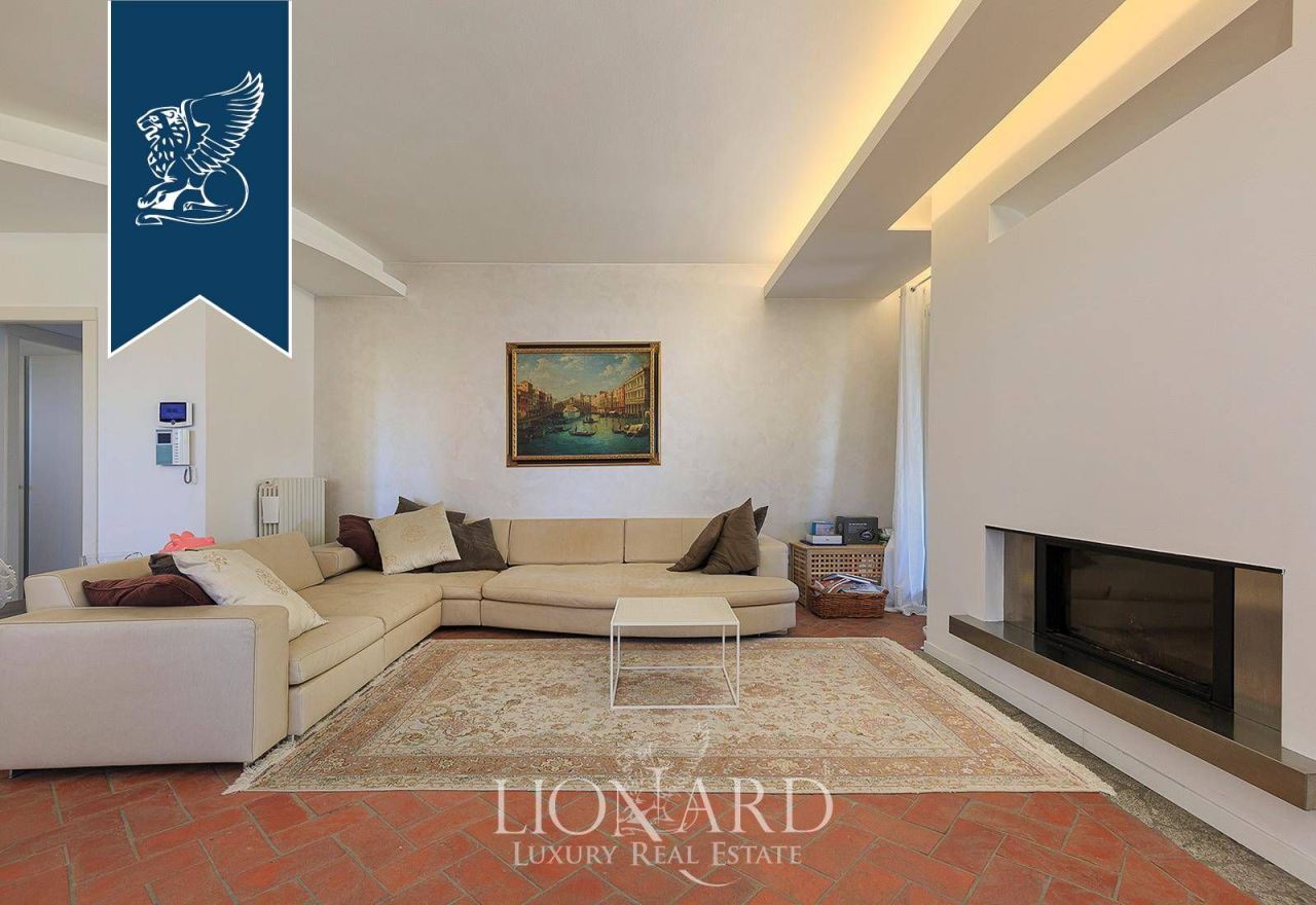 Вилла в Милане, Италия, 300 м² - фото 9