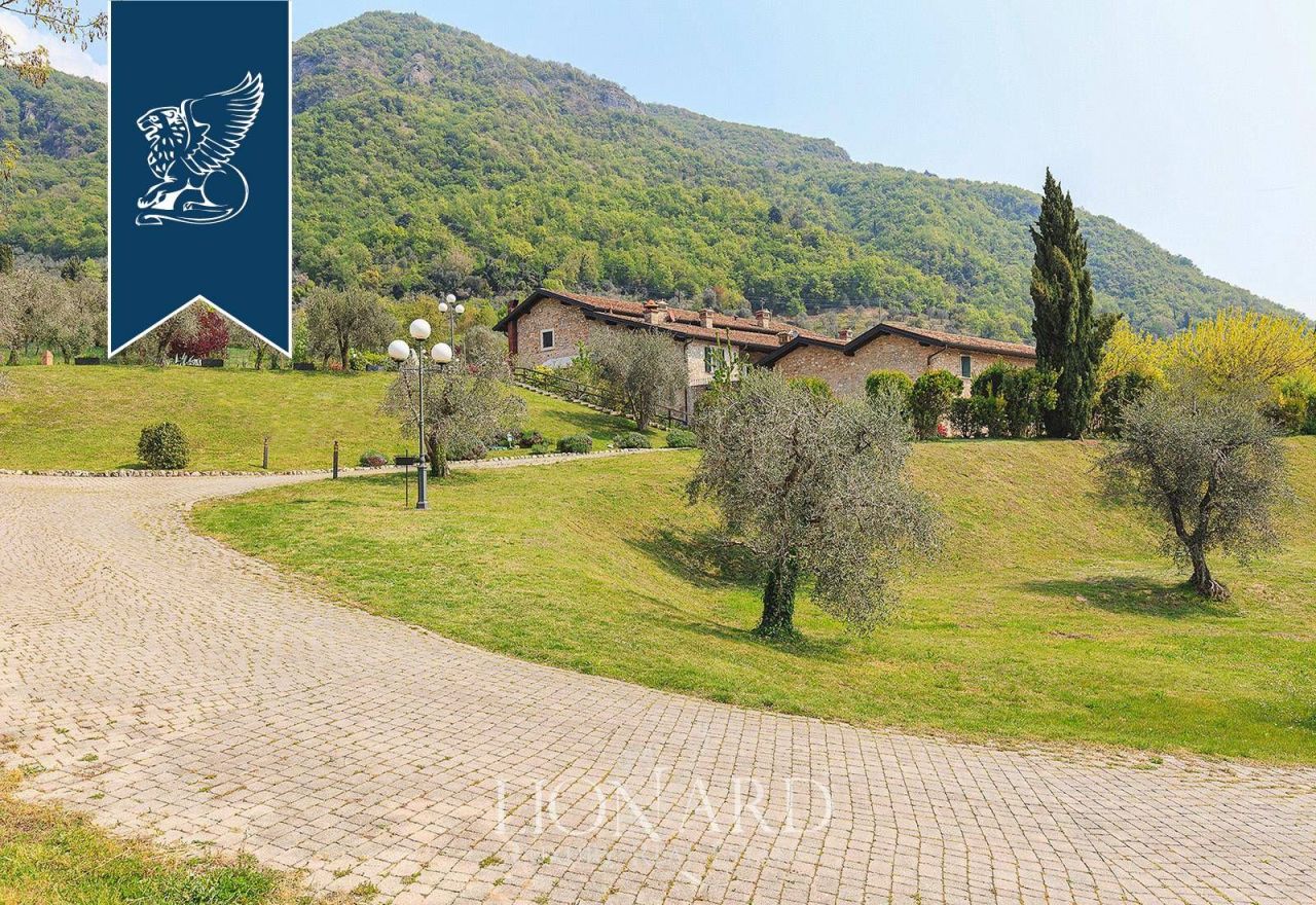 Ферма в Сало, Италия, 2 500 м² - фото 9