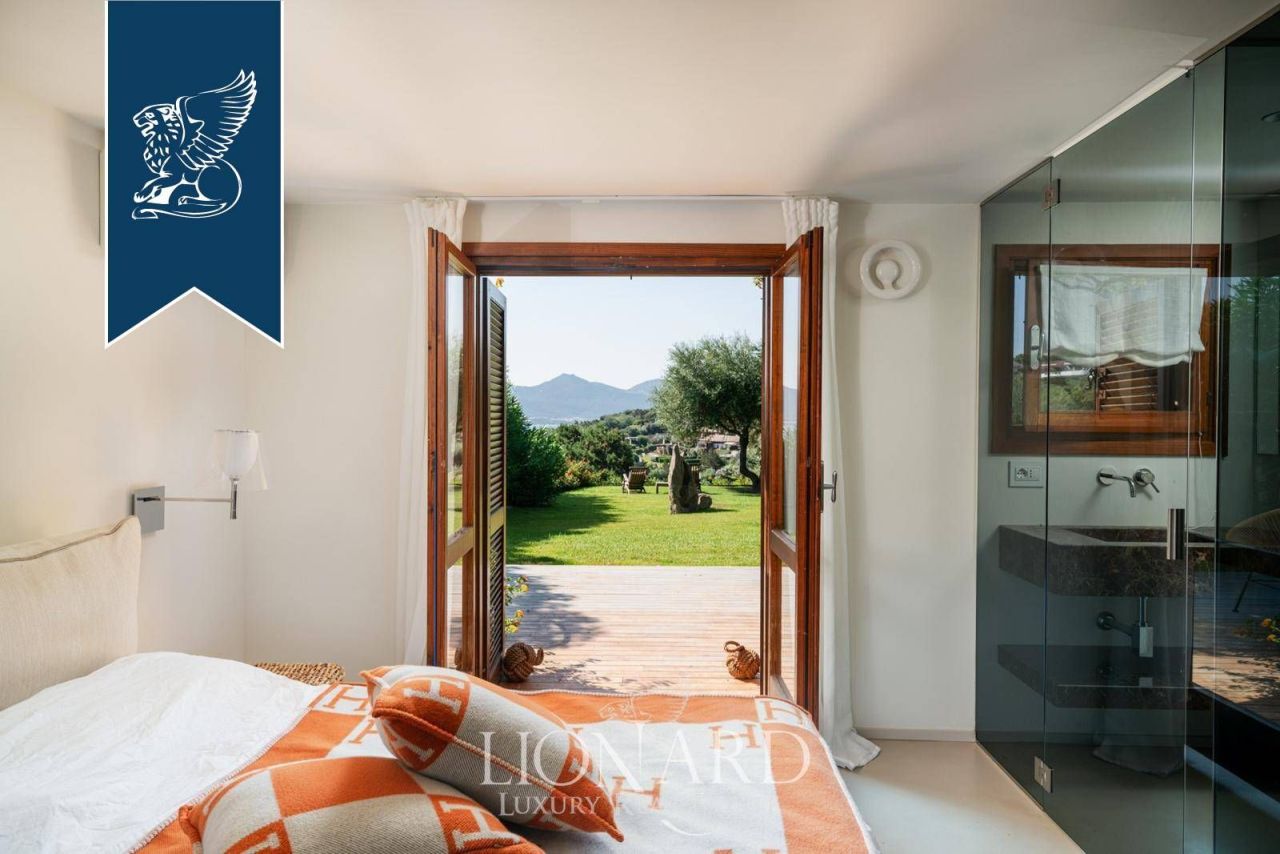 Вилла в Ольбии, Италия, 340 м² - фото 10