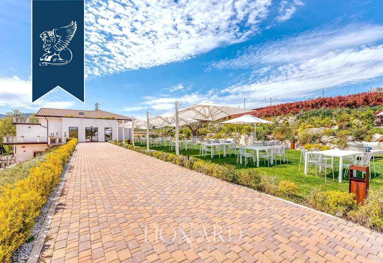 Ферма в Авеллино, Италия, 600 м² - фото 10