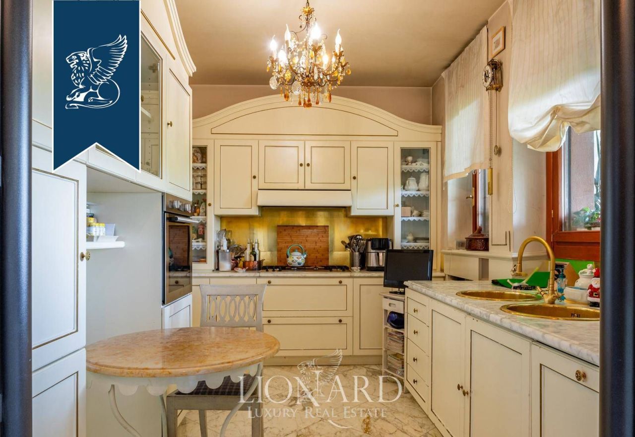 Апартаменты в Милане, Италия, 450 м² - фото 10