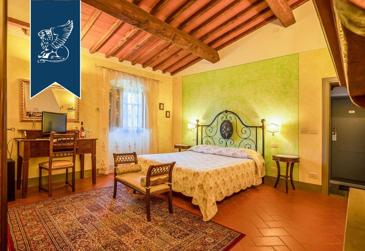 Ферма в Ареццо, Италия, 1 100 м² - фото 10