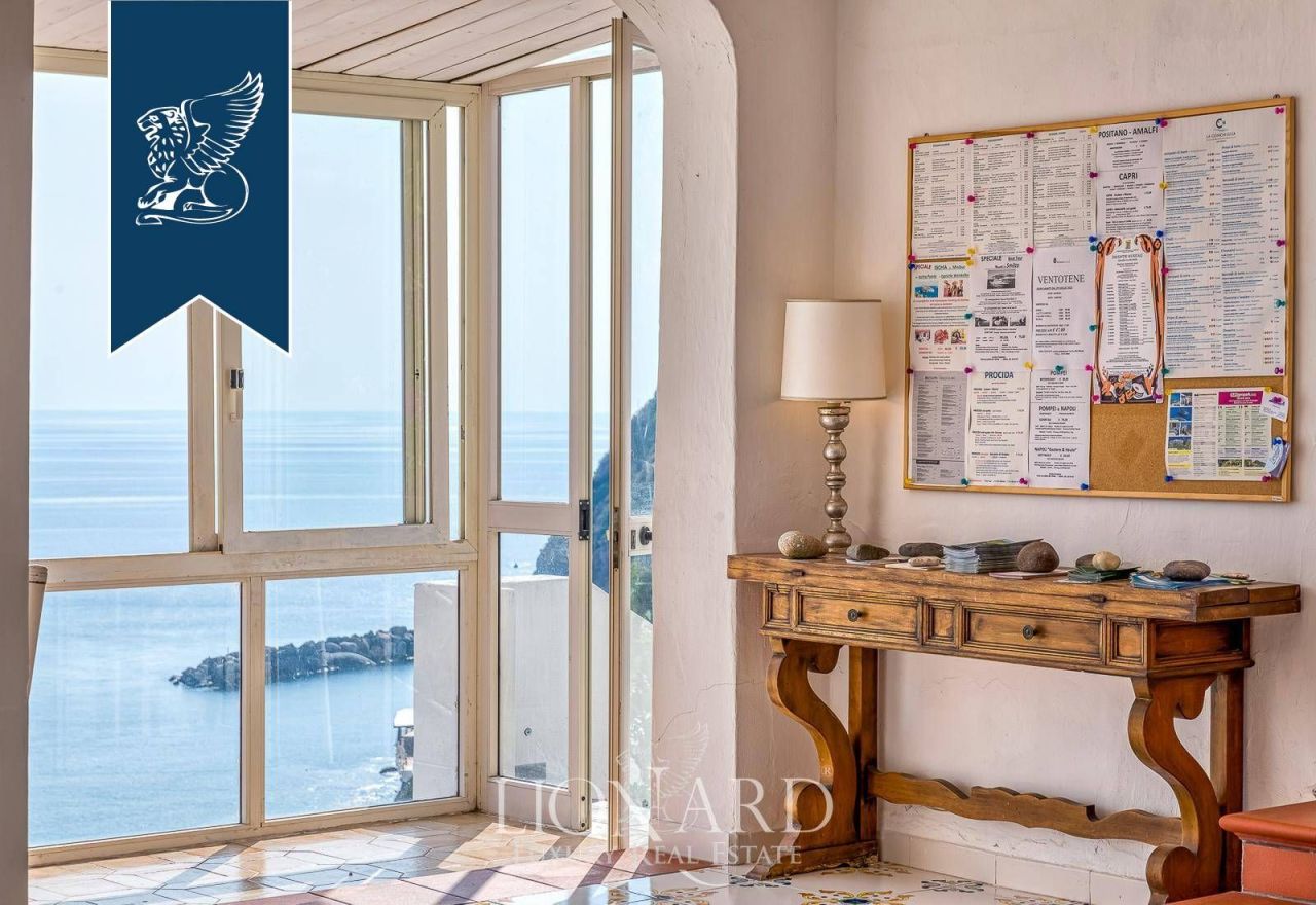 Отель, гостиница в Неаполе, Италия, 400 м² - фото 10