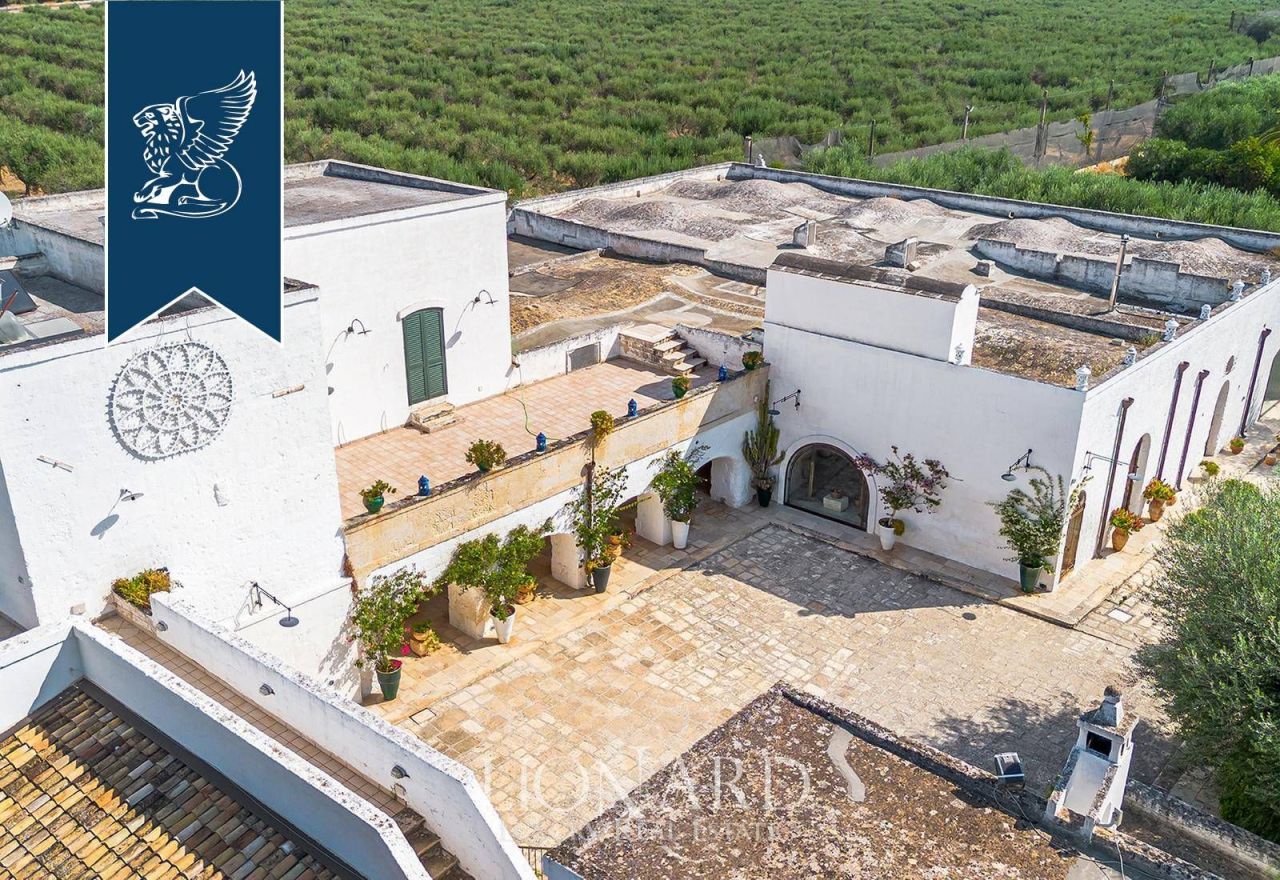 Ферма в Таранто, Италия, 1 000 м² - фото 10