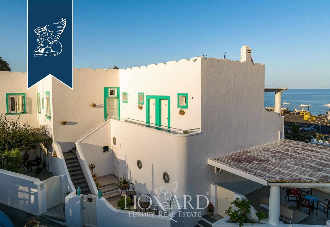 Отель, гостиница на Липари, Италия, 1 200 м² - фото 10