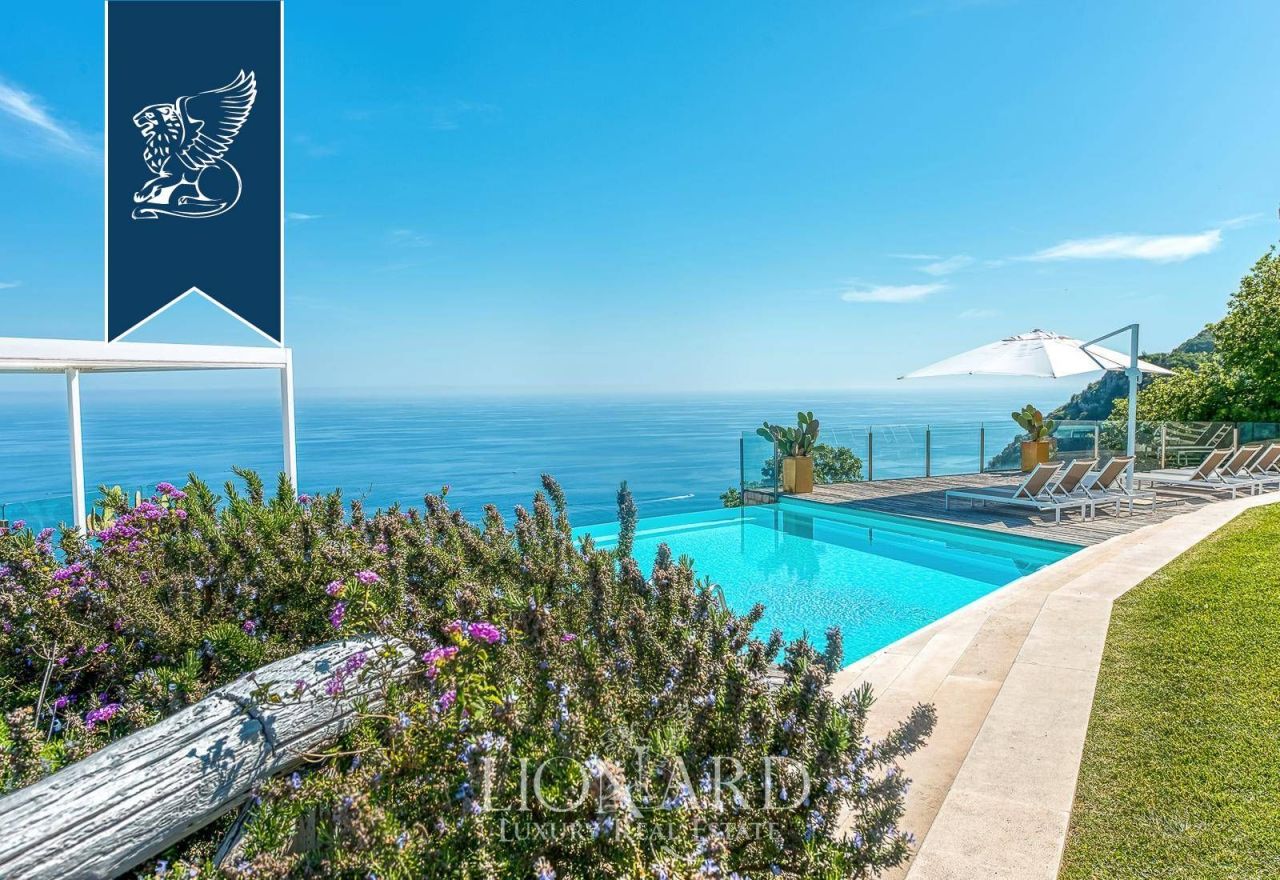 Вилла в Неаполе, Италия, 300 м² - фото 10