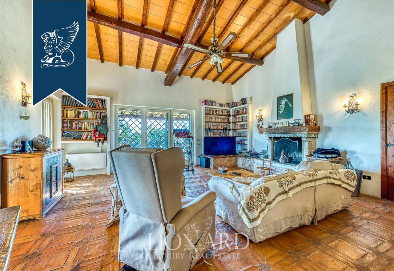 Вилла в Монтальто-ди-Кастро, Италия, 600 м² - фото 10