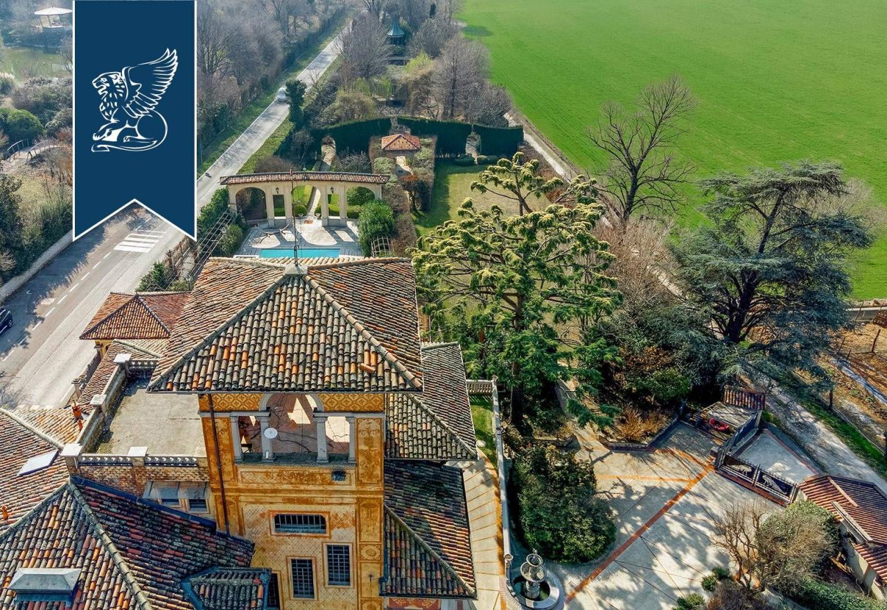 Вилла в Брешии, Италия, 3 100 м² - фото 10