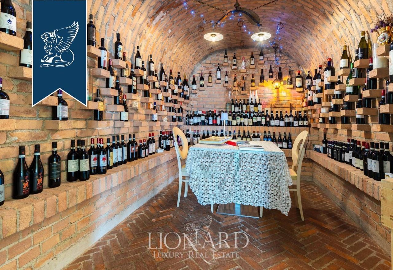 Ферма в Асти, Италия, 1 000 м² - фото 10