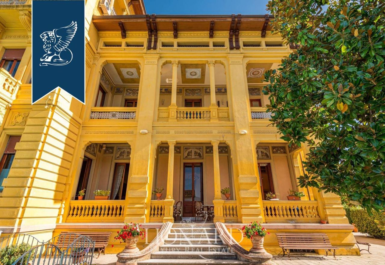 Отель, гостиница в Барге, Италия, 1 100 м² - фото 10