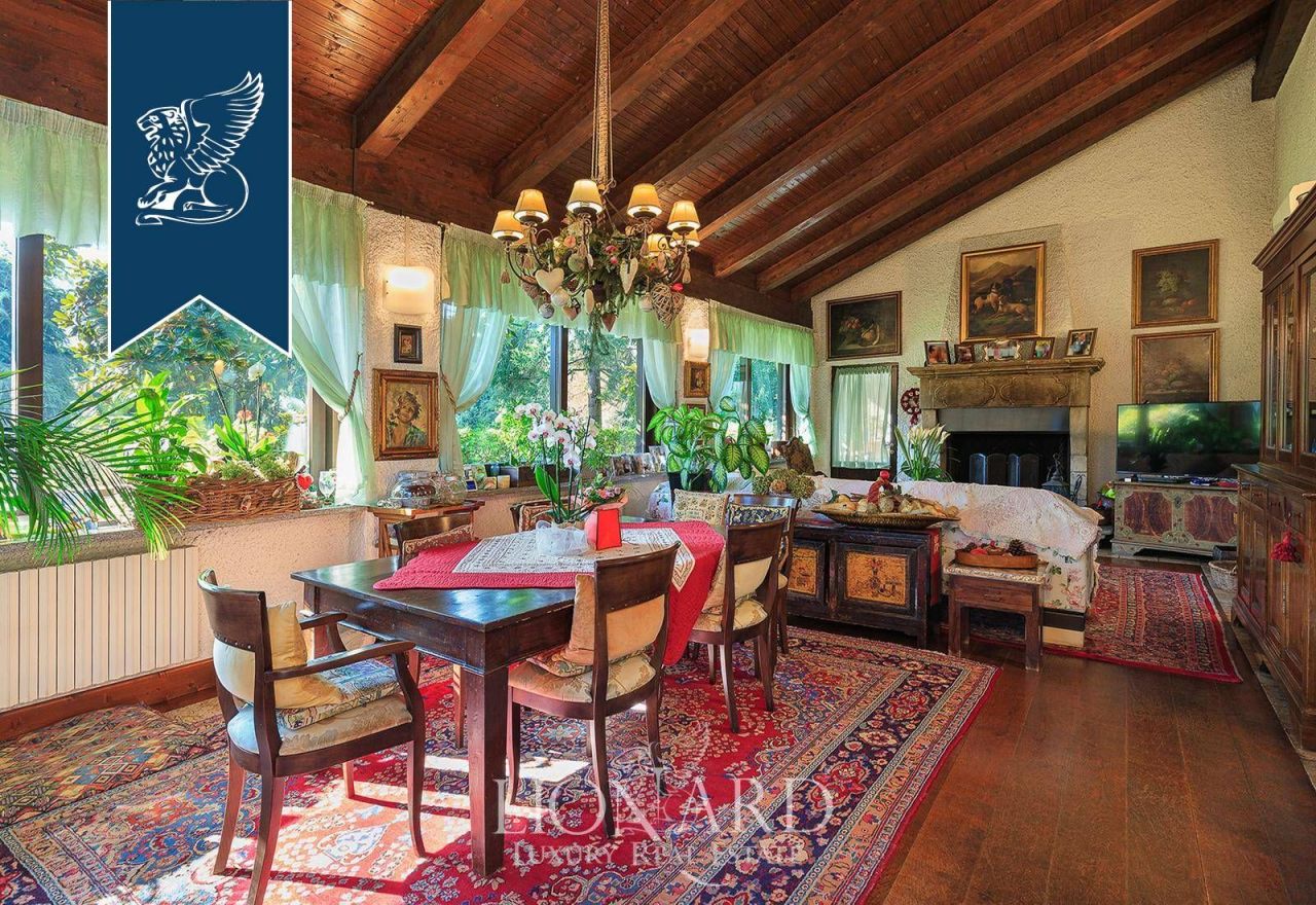 Вилла в Парабьяго, Италия, 403 м² - фото 10