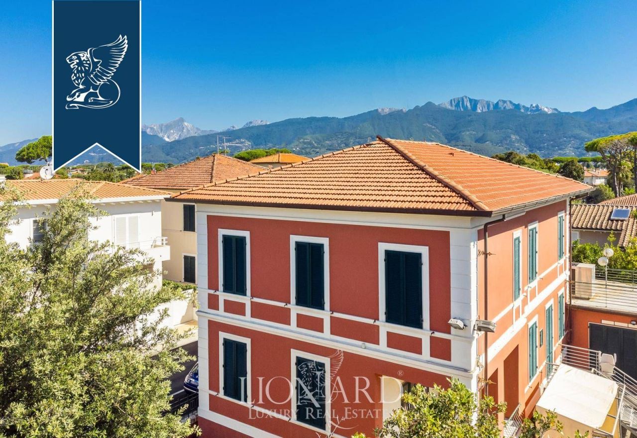 Вилла в Форте деи Марми, Италия, 400 м² - фото 10