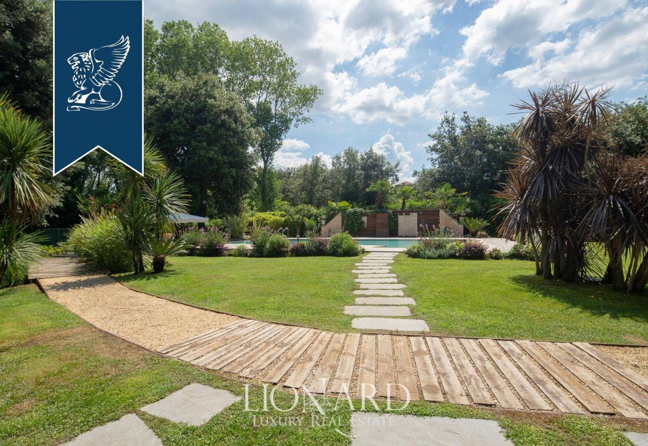 Вилла в Массе, Италия, 1 100 м² - фото 10