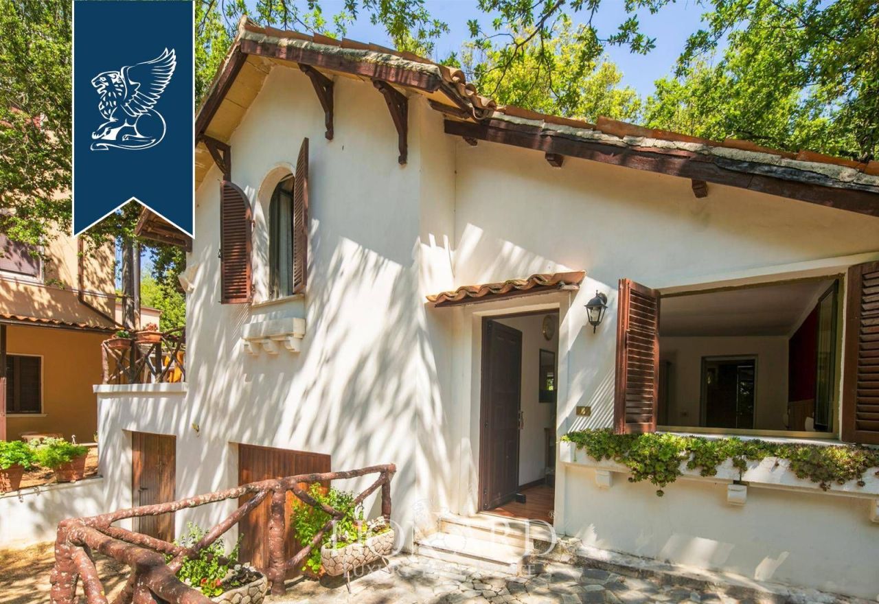 Отель, гостиница в Сполето, Италия, 1 500 м² - фото 10