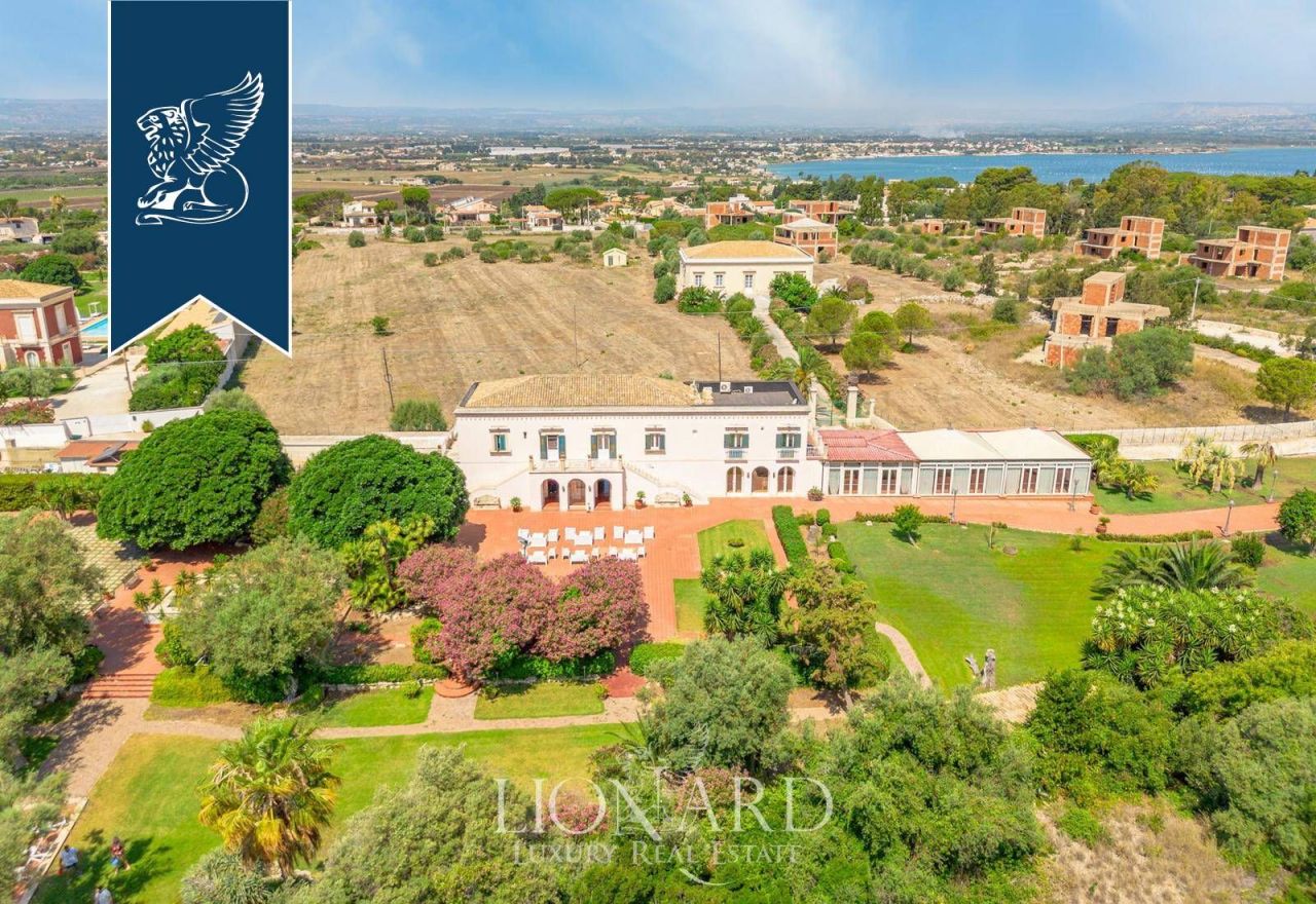 Вилла в Сиракузах, Италия, 1 000 м² - фото 10