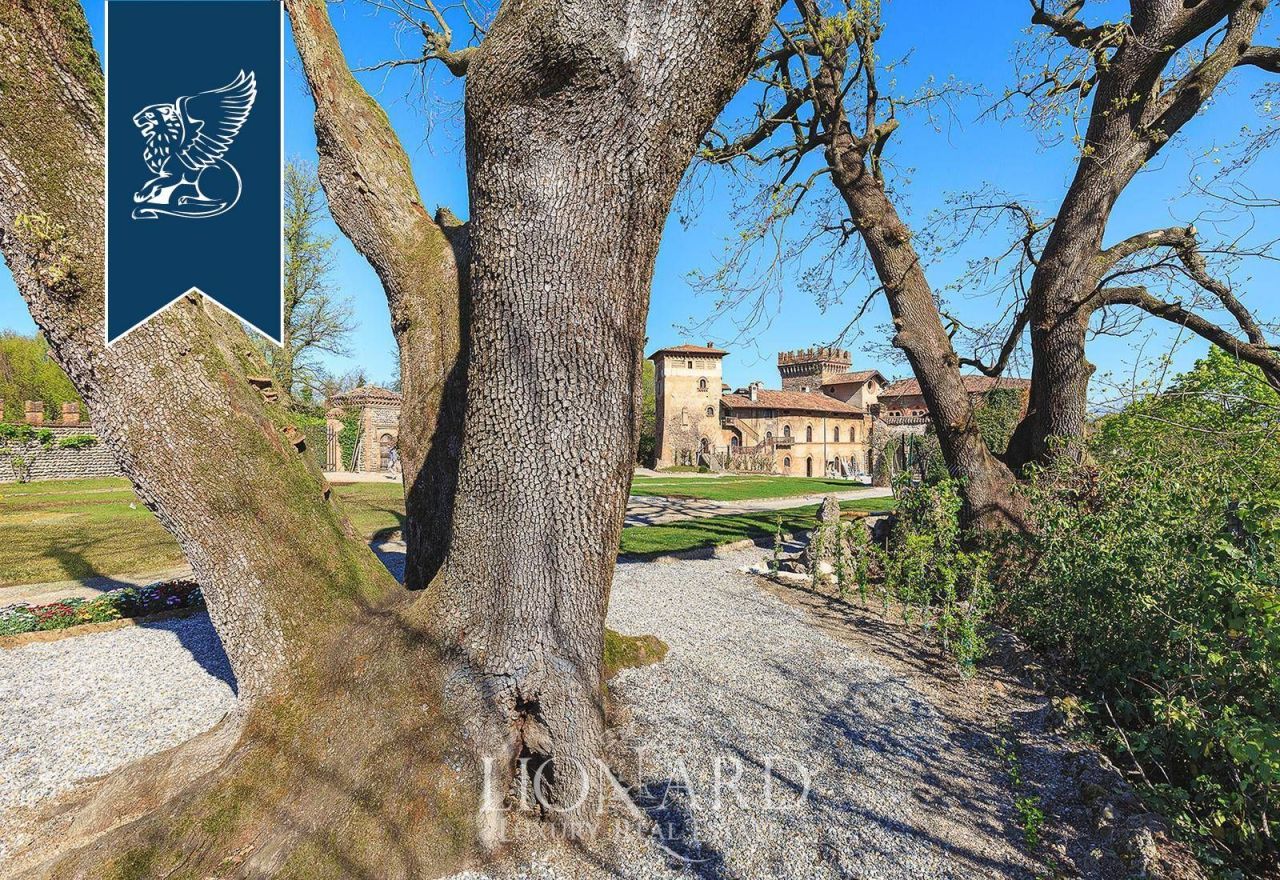Замок в Бергамо, Италия, 2 200 м² - фото 10