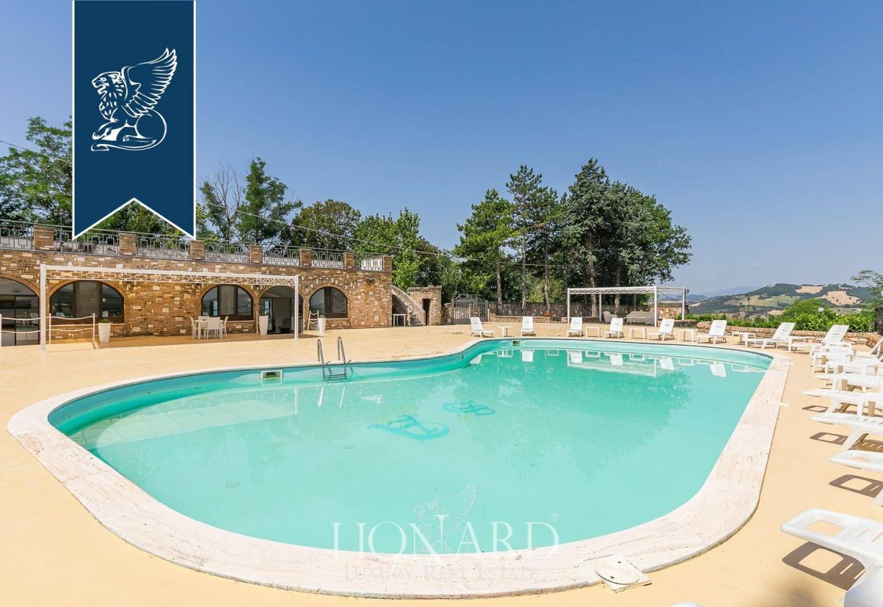 Ферма в Пезаро, Италия, 1 500 м² - фото 10