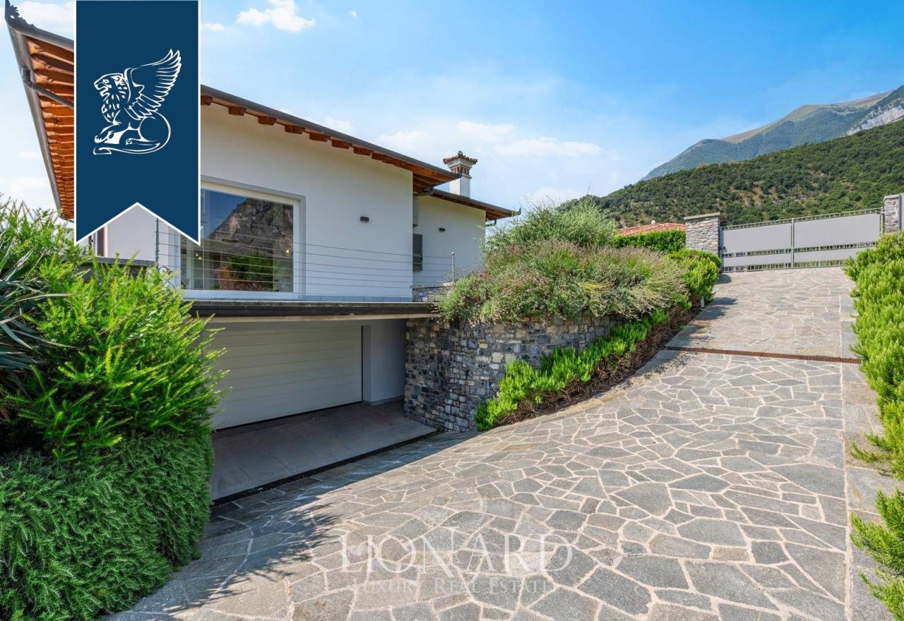 Вилла в Грианте, Италия, 300 м² - фото 10