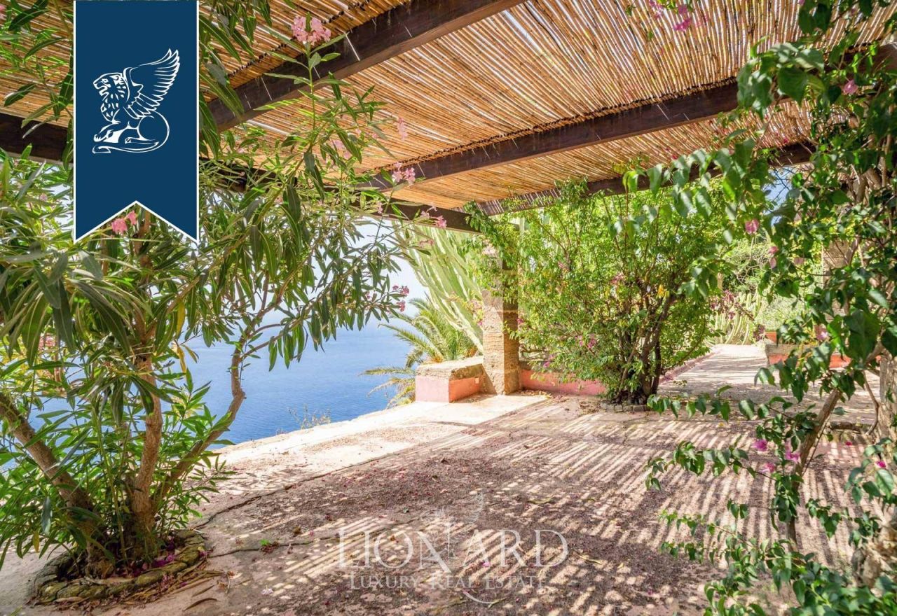 Вилла на о-ве Пантеллерия, Италия, 500 м² - фото 10