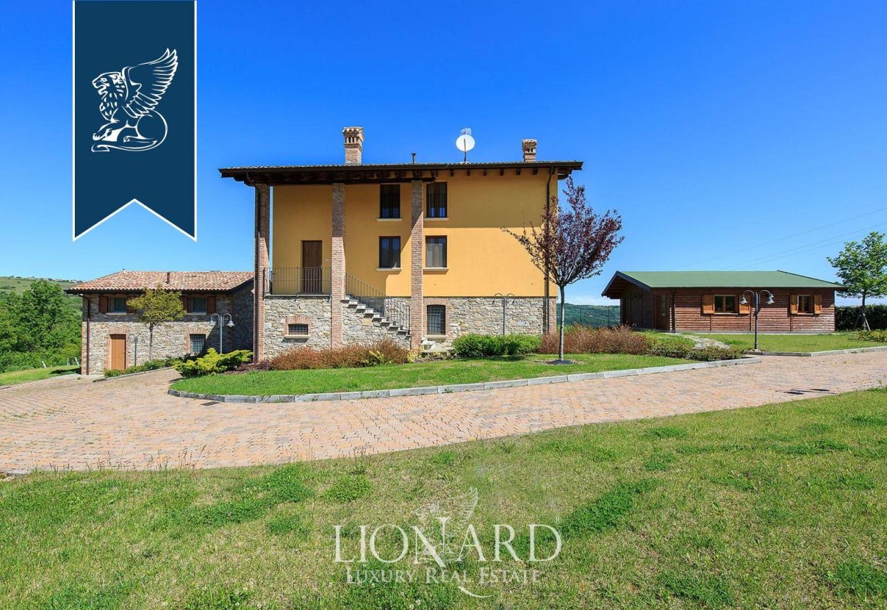 Ферма в Пьяченце, Италия, 300 м² - фото 10