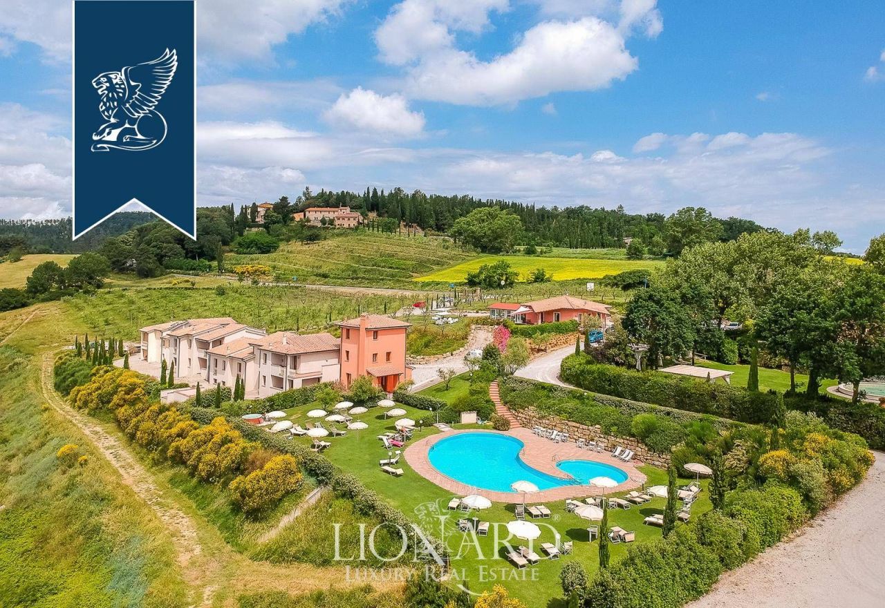 Ферма во Флоренции, Италия, 2 500 м² - фото 10