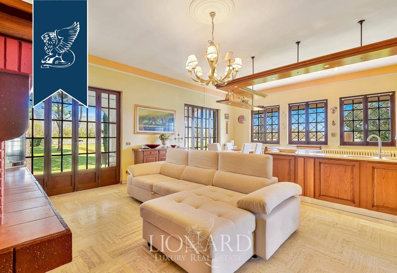 Вилла в Пьетрасанте, Италия, 420 м² - фото 10