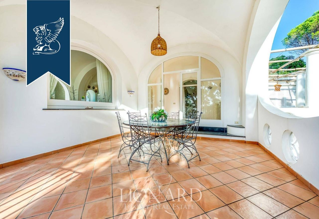 Вилла в Неаполе, Италия, 430 м² - фото 10