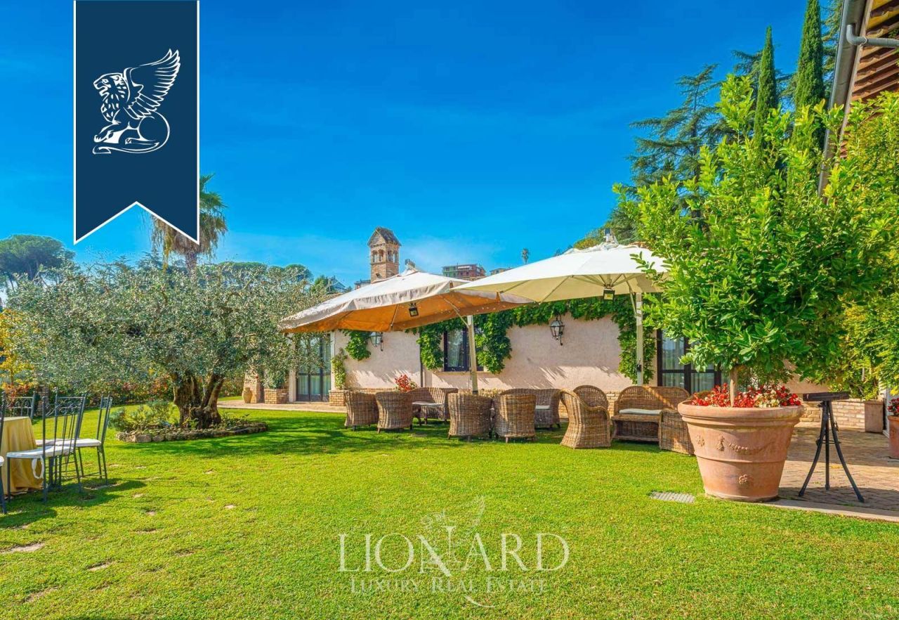 Вилла в Риме, Италия, 1 100 м² - фото 10