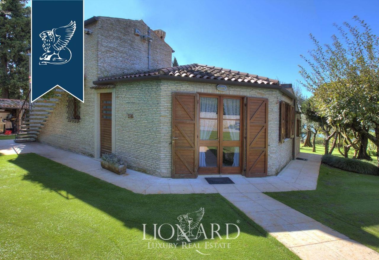 Вилла в Сирмионе, Италия, 570 м² - фото 9